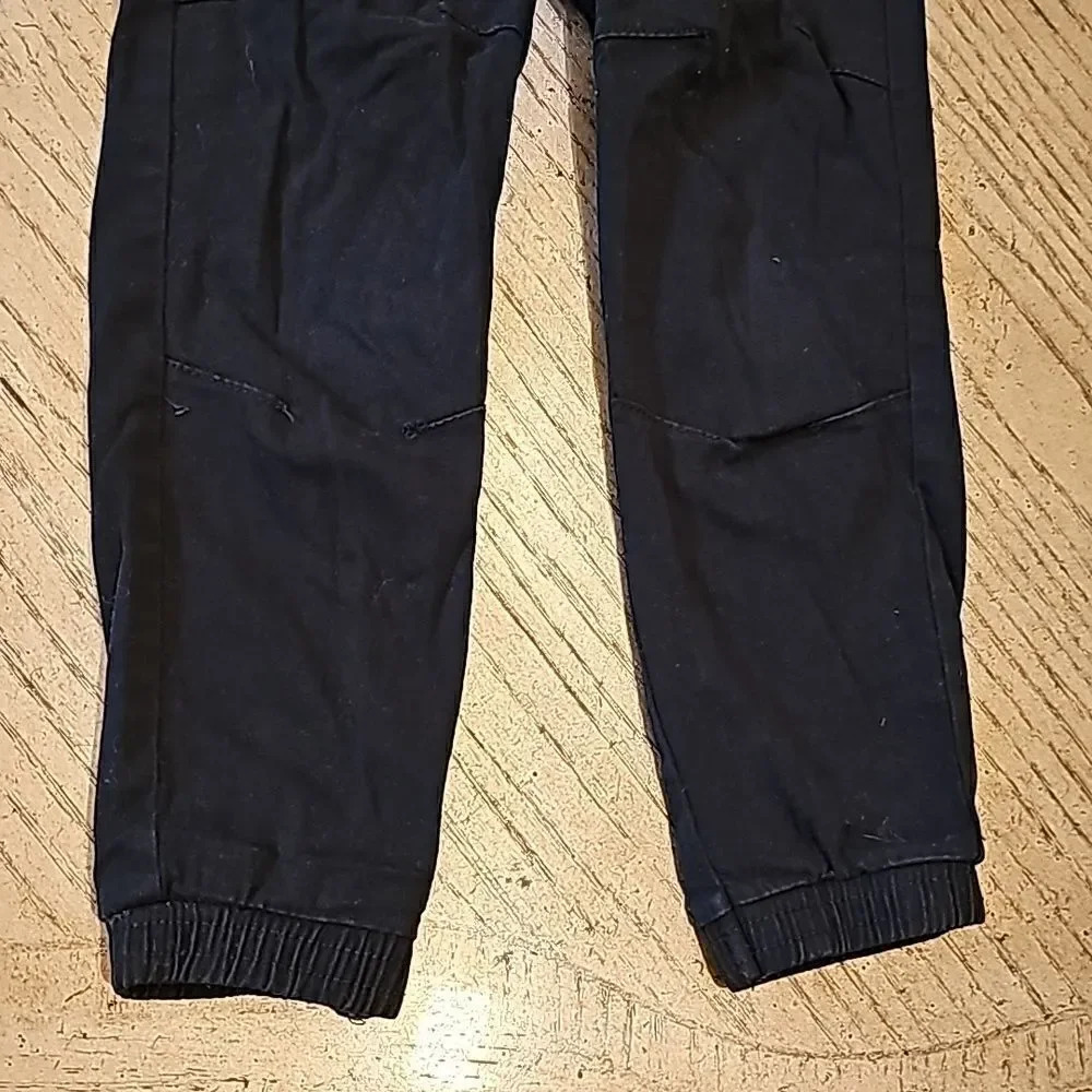 Boys black cargo jegging size 5/6